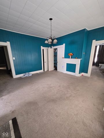 127 S Madison Street, Knightstown, IN 46148