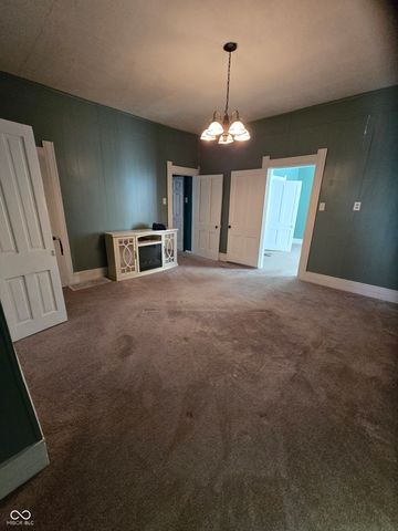 127 S Madison Street, Knightstown, IN 46148