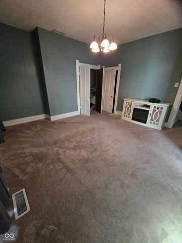 127 S Madison Street, Knightstown, IN 46148