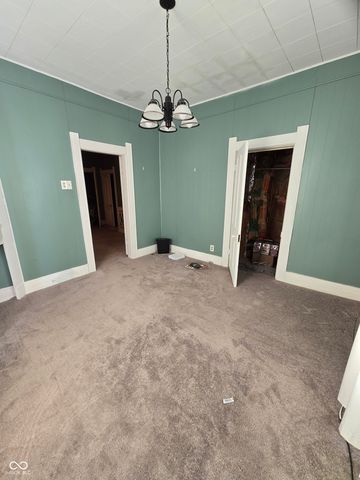 127 S Madison Street, Knightstown, IN 46148