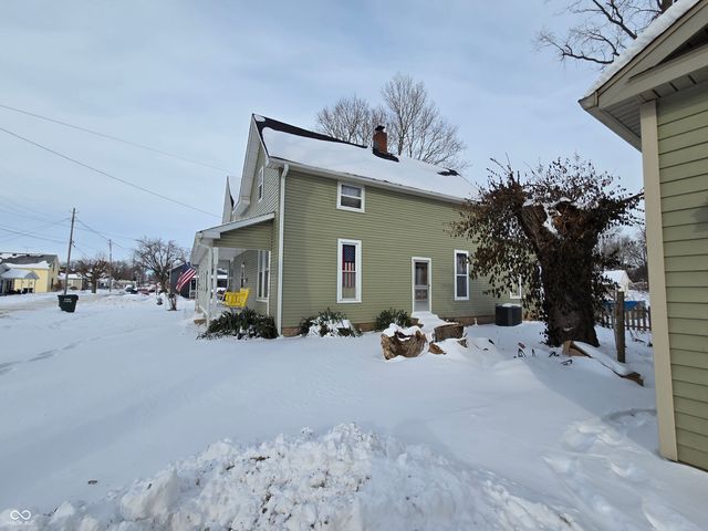 127 S Madison Street, Knightstown, IN 46148