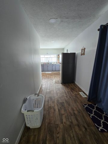 127 S Madison Street, Knightstown, IN 46148