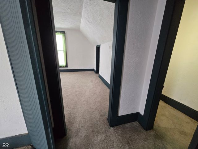 127 S Madison Street, Knightstown, IN 46148