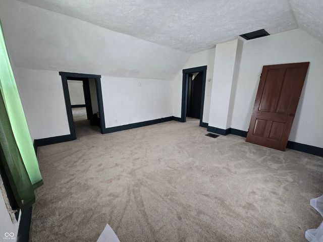 127 S Madison Street, Knightstown, IN 46148