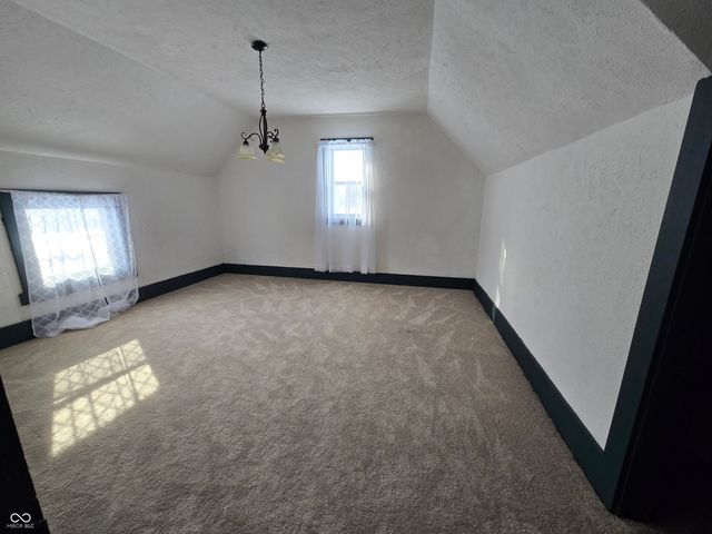 127 S Madison Street, Knightstown, IN 46148