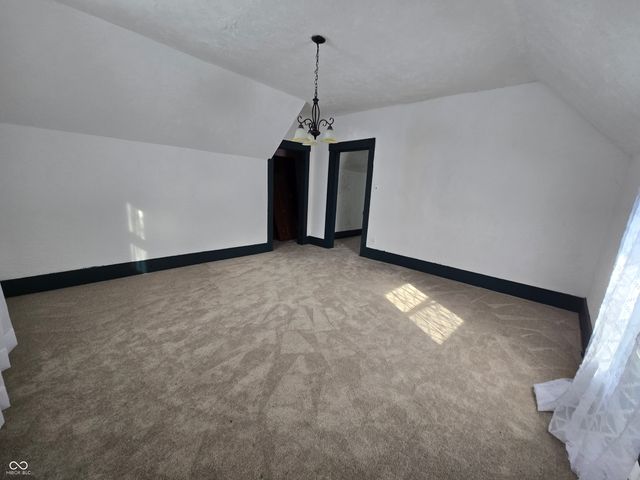 127 S Madison Street, Knightstown, IN 46148