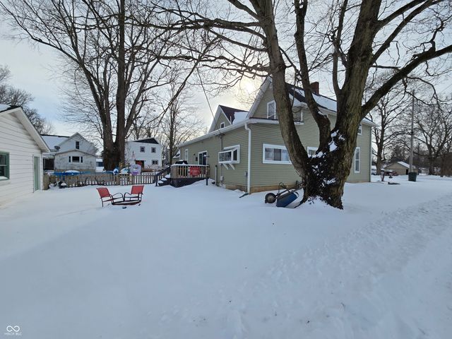 127 S Madison Street, Knightstown, IN 46148