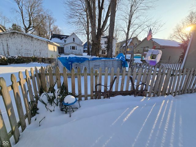 127 S Madison Street, Knightstown, IN 46148