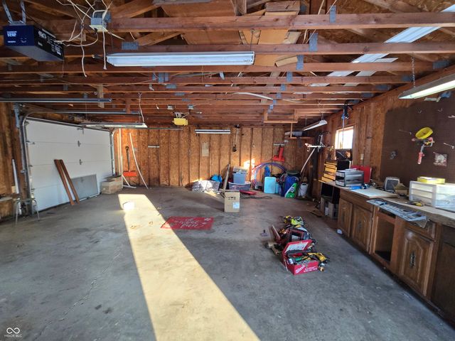 127 S Madison Street, Knightstown, IN 46148