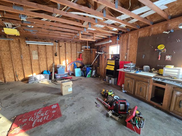 127 S Madison Street, Knightstown, IN 46148