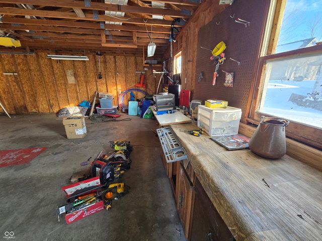 127 S Madison Street, Knightstown, IN 46148