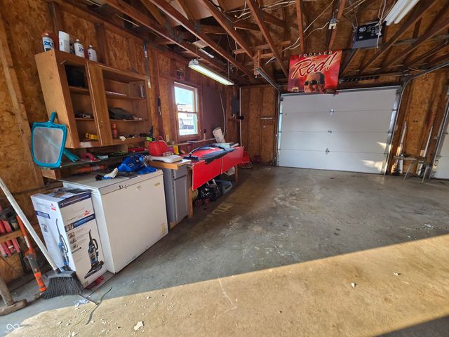 127 S Madison Street, Knightstown, IN 46148