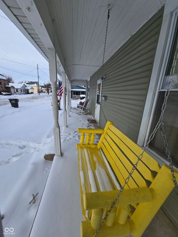 127 S Madison Street, Knightstown, IN 46148
