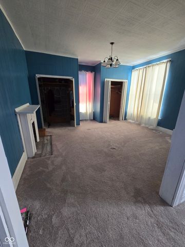 127 S Madison Street, Knightstown, IN 46148