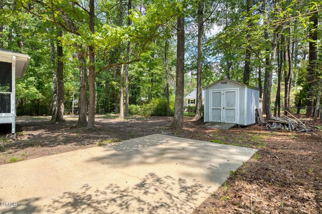 2909 Scuppernong Lane, Durham, NC 27703