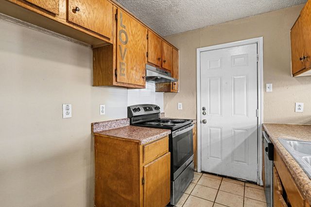 10328 Chelmsford Drive, Dallas, TX 75217