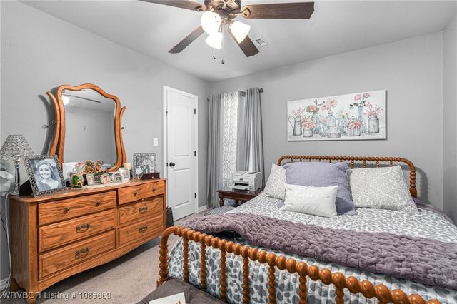 1001,1009,1102,1110 Springhill, Barling, AR 72923