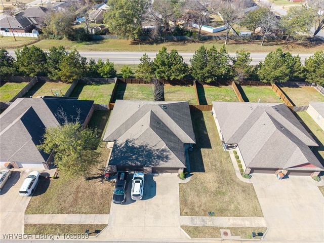 1001,1009,1102,1110 Springhill, Barling, AR 72923