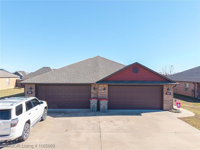 1001,1009,1102,1110 Springhill, Barling, AR 72923