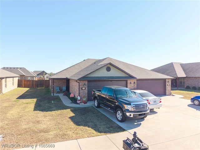 1001,1009,1102,1110 Springhill, Barling, AR 72923