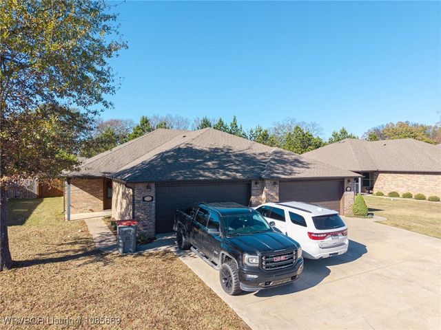 1001,1009,1102,1110 Springhill, Barling, AR 72923