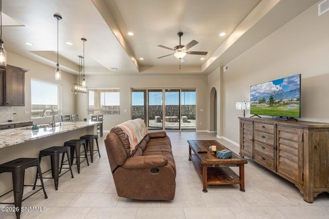 3001 Don Buck Drive, Las Cruces, NM 88011