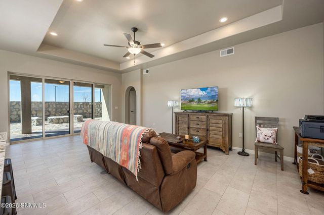 3001 Don Buck Drive, Las Cruces, NM 88011