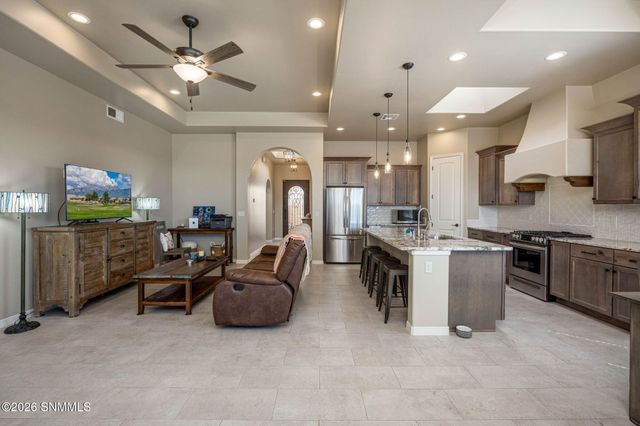 3001 Don Buck Drive, Las Cruces, NM 88011