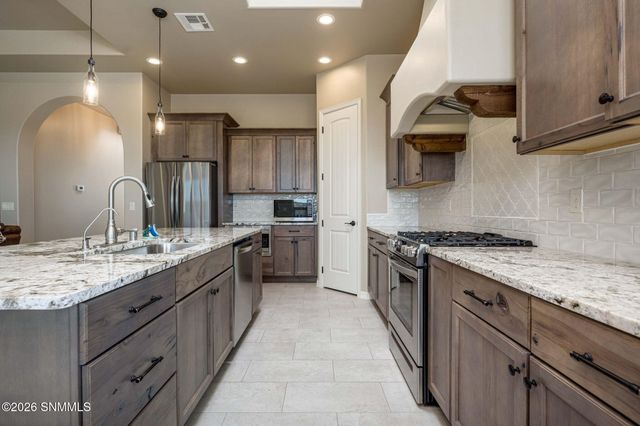 3001 Don Buck Drive, Las Cruces, NM 88011