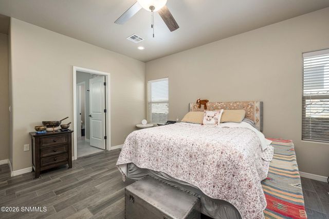 3001 Don Buck Drive, Las Cruces, NM 88011