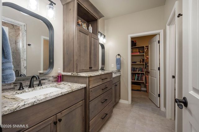 3001 Don Buck Drive, Las Cruces, NM 88011