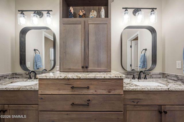 3001 Don Buck Drive, Las Cruces, NM 88011