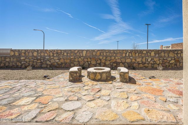 3001 Don Buck Drive, Las Cruces, NM 88011