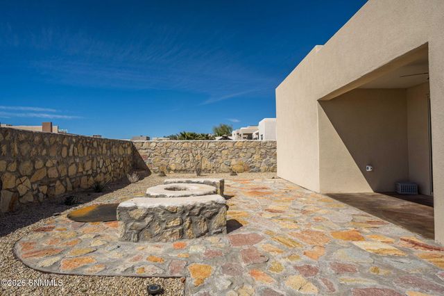 3001 Don Buck Drive, Las Cruces, NM 88011