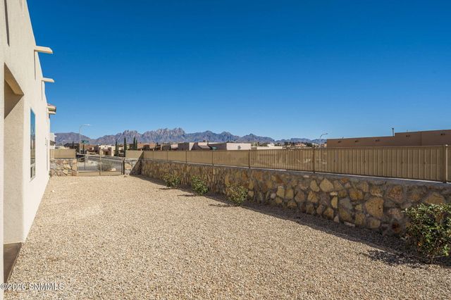 3001 Don Buck Drive, Las Cruces, NM 88011