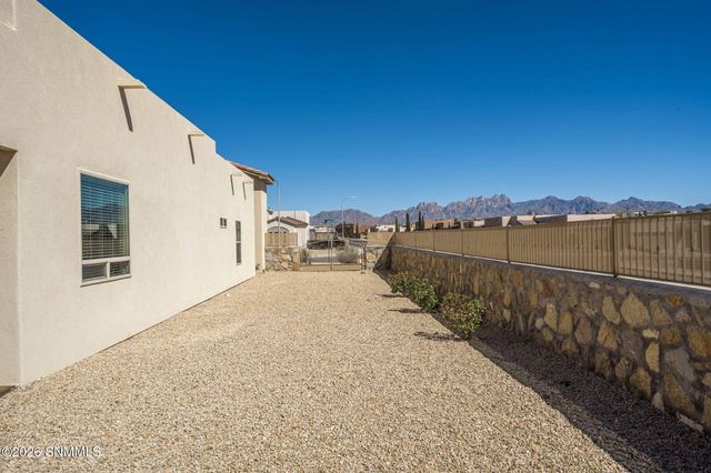 3001 Don Buck Drive, Las Cruces, NM 88011