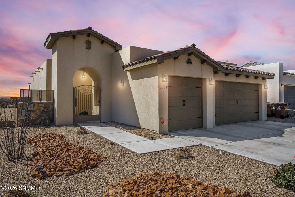 3001 Don Buck Drive, Las Cruces, NM 88011