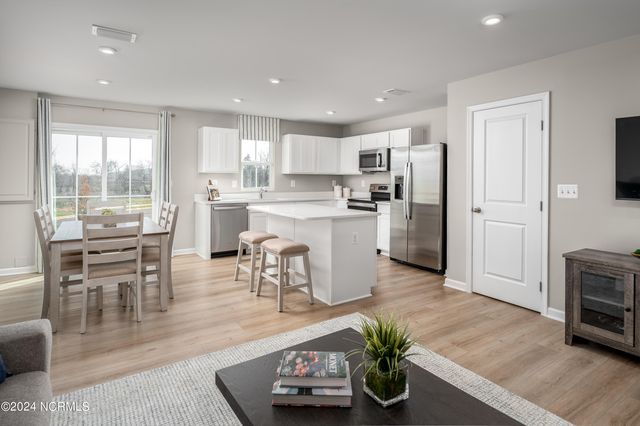 2069 Lewis Creek Circle NE, Winnabow, NC 28479