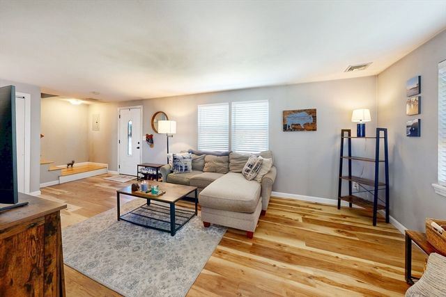 102 Edgewood Ave., Methuen, MA 01844
