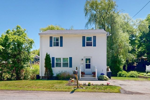 102 Edgewood Ave., Methuen, MA 01844