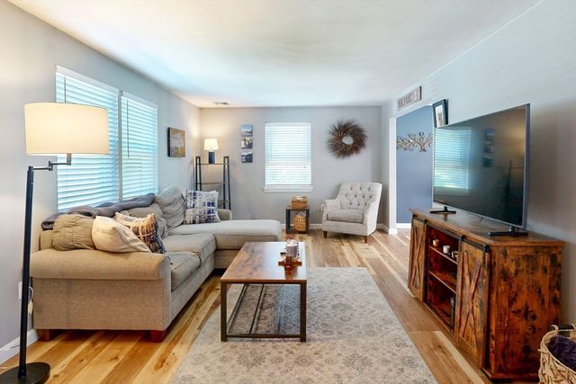 102 Edgewood Ave., Methuen, MA 01844