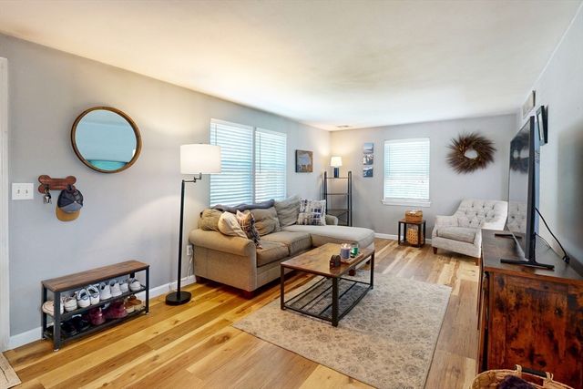 102 Edgewood Ave., Methuen, MA 01844