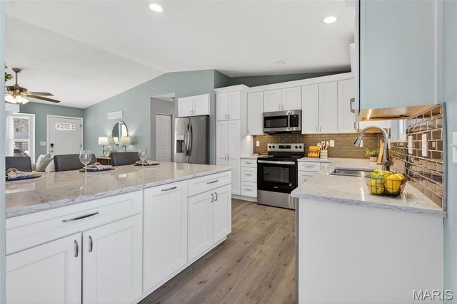 50 Sparrow Point Circle, Fenton, MO 63026