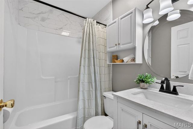 50 Sparrow Point Circle, Fenton, MO 63026