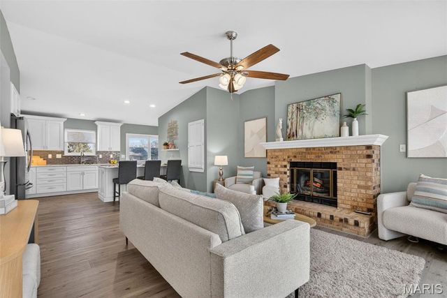 50 Sparrow Point Circle, Fenton, MO 63026