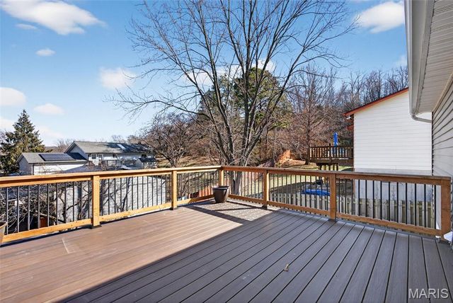 50 Sparrow Point Circle, Fenton, MO 63026