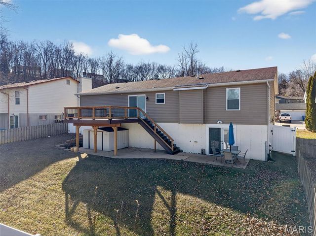 50 Sparrow Point Circle, Fenton, MO 63026