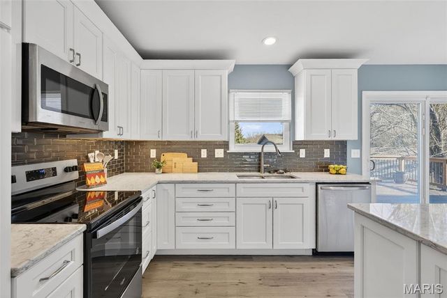 50 Sparrow Point Circle, Fenton, MO 63026