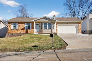 50 Sparrow Point Circle, Fenton, MO 63026
