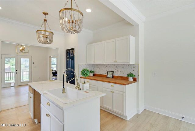 4017 Pine Hill Drive, Jackson, MS 39206